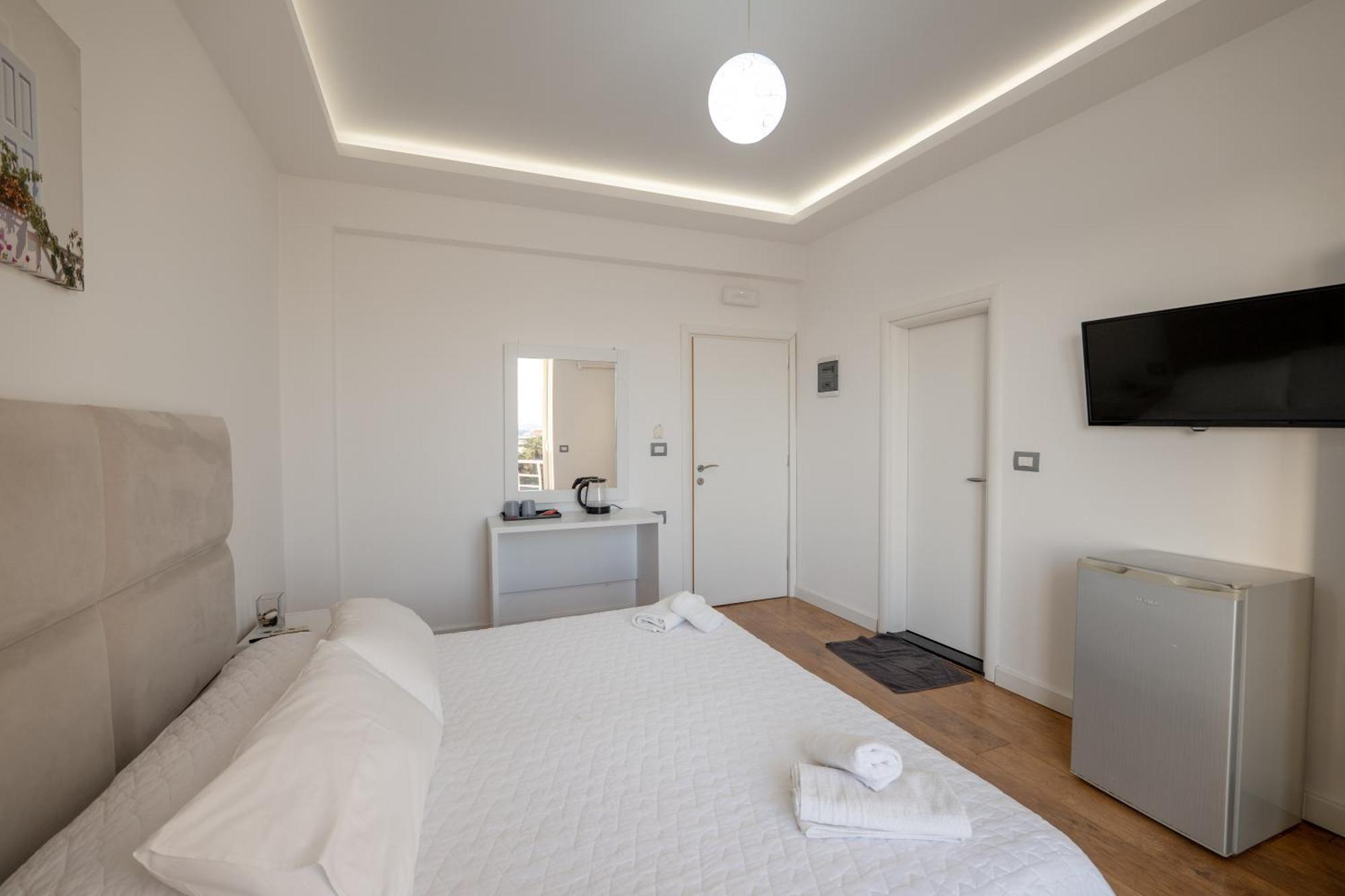 Hotel Myrtai - City Center Sarande Exterior photo