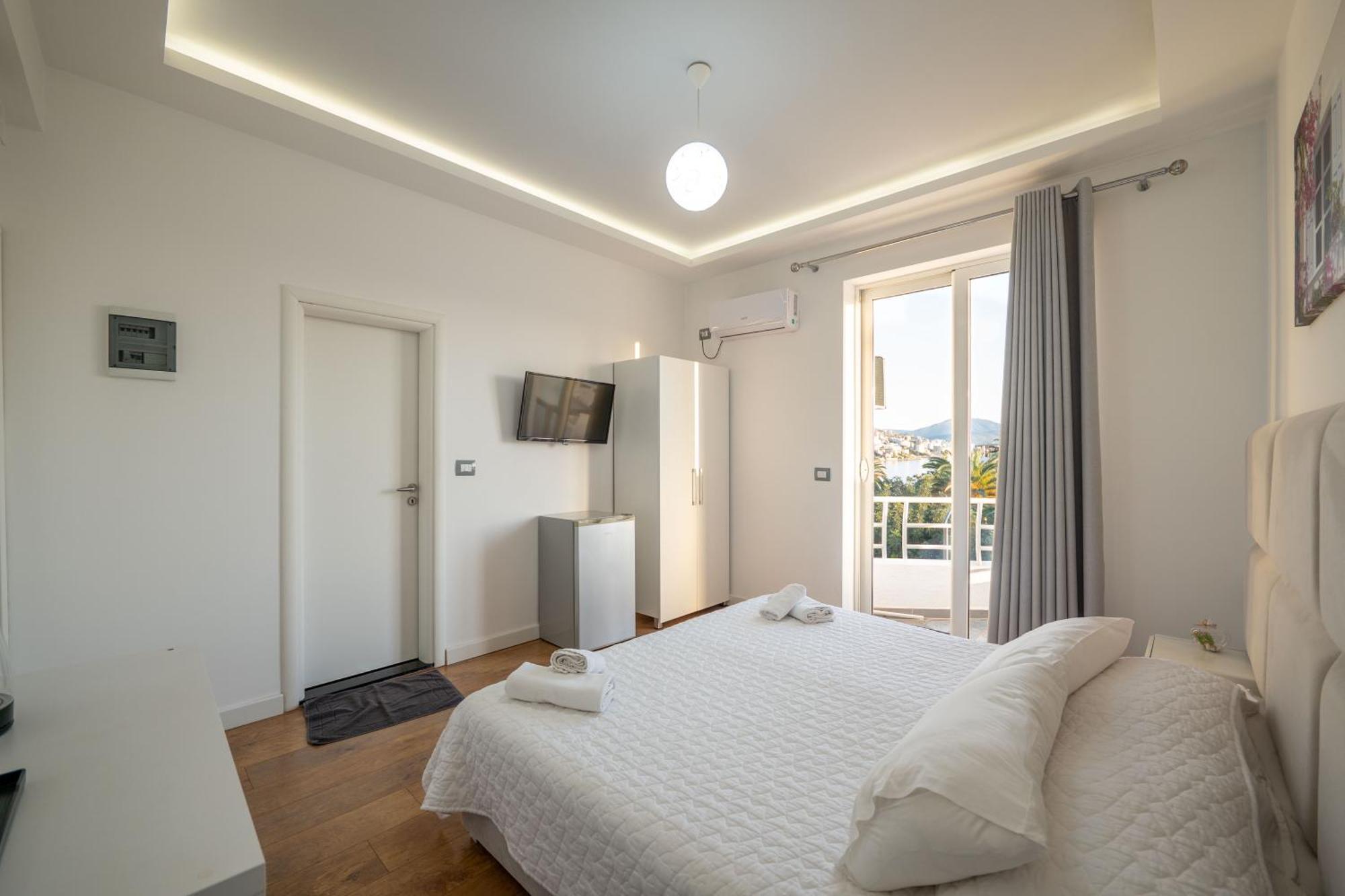 Hotel Myrtai - City Center Sarande Exterior photo