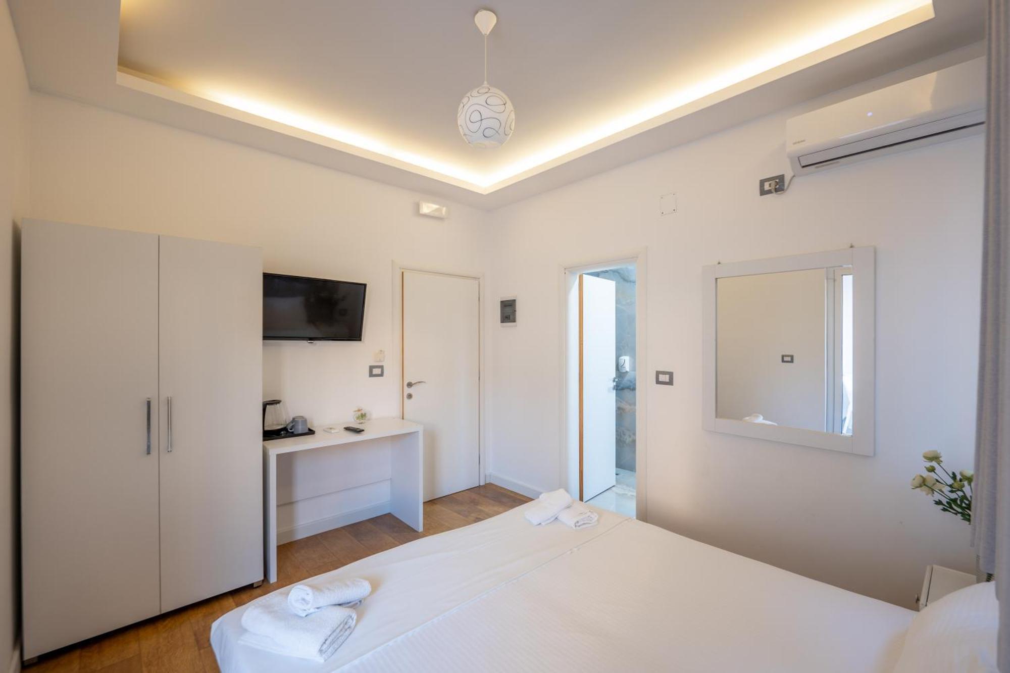Hotel Myrtai - City Center Sarande Exterior photo