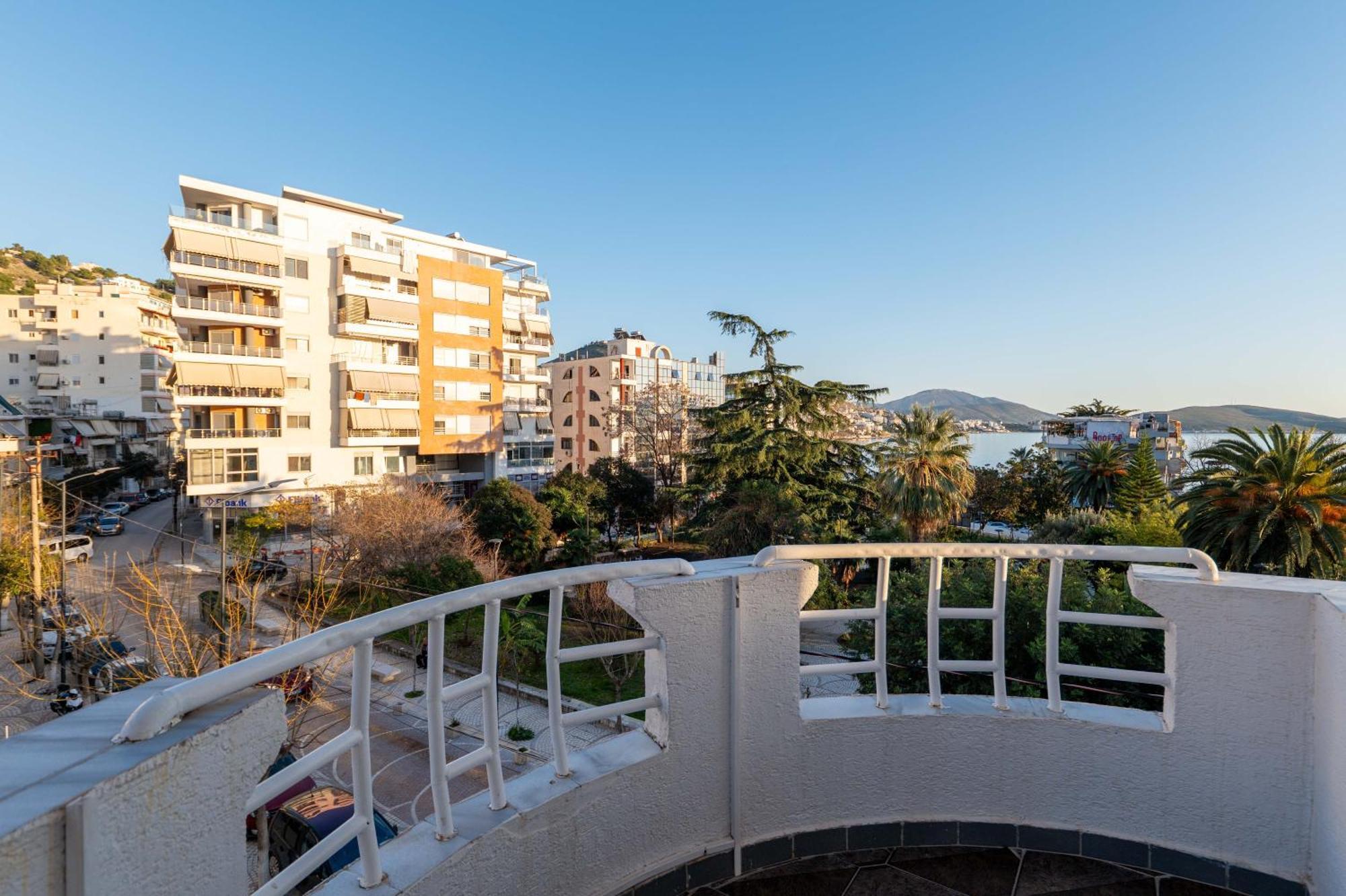Hotel Myrtai - City Center Sarande Exterior photo