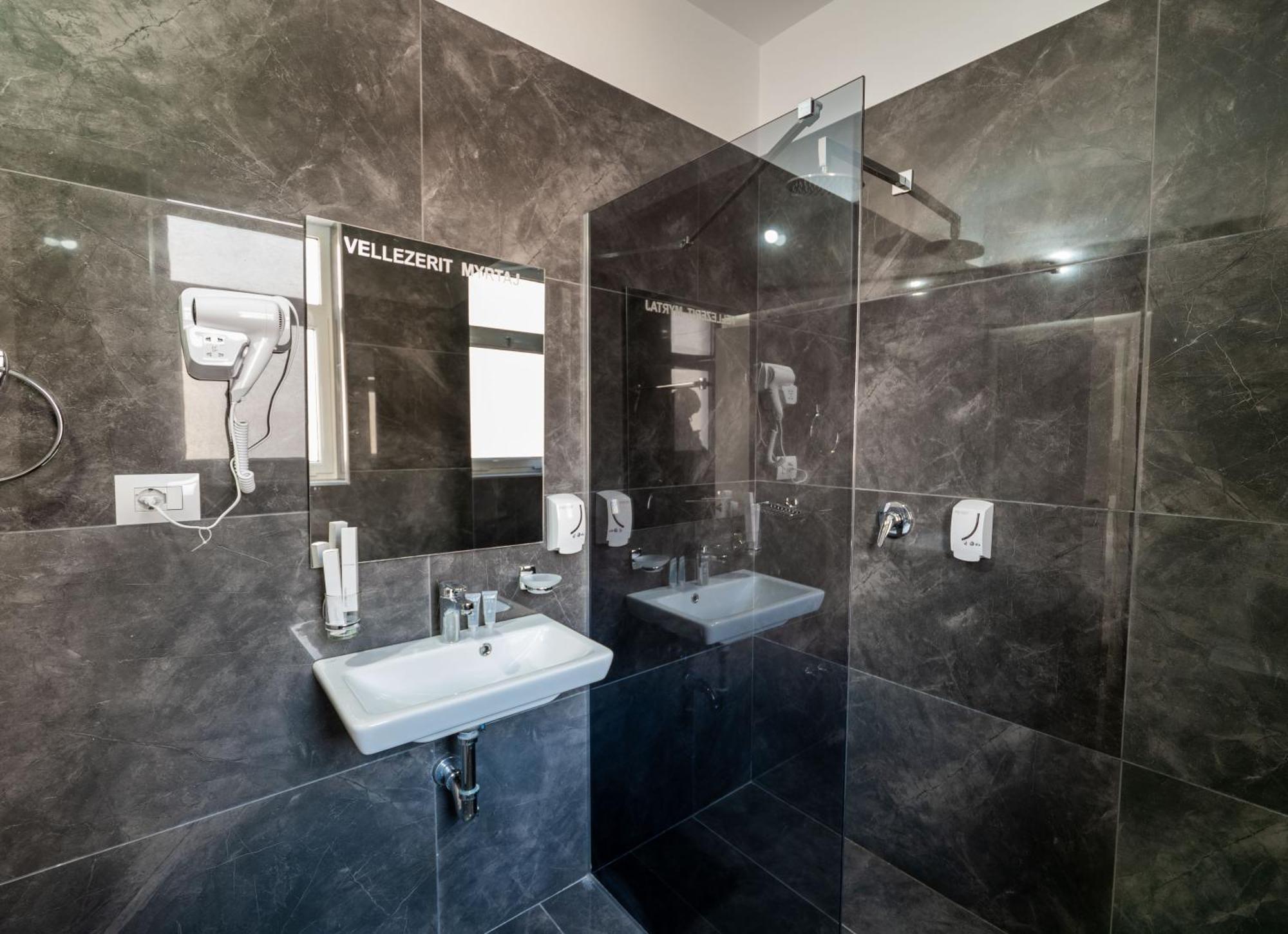 Hotel Myrtai - City Center Sarande Exterior photo
