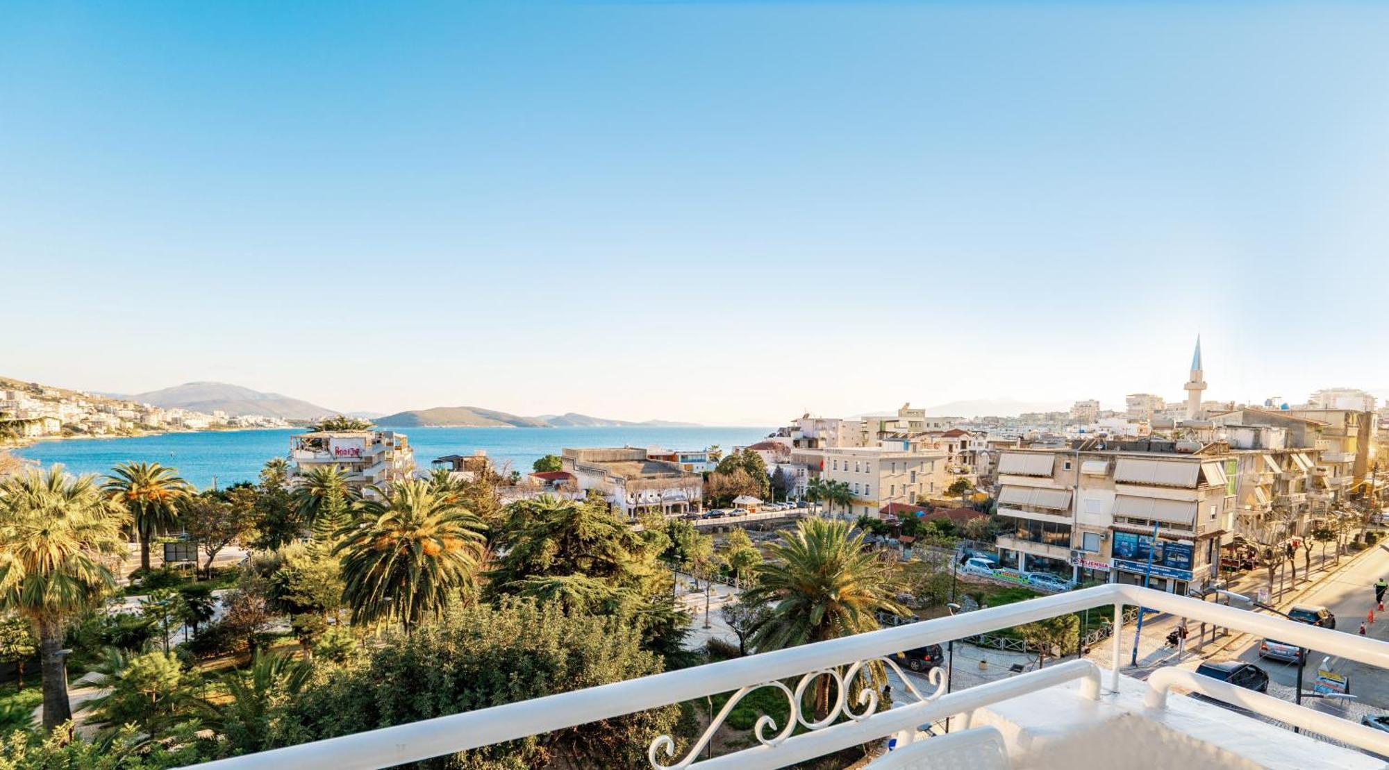 Hotel Myrtai - City Center Sarande Exterior photo