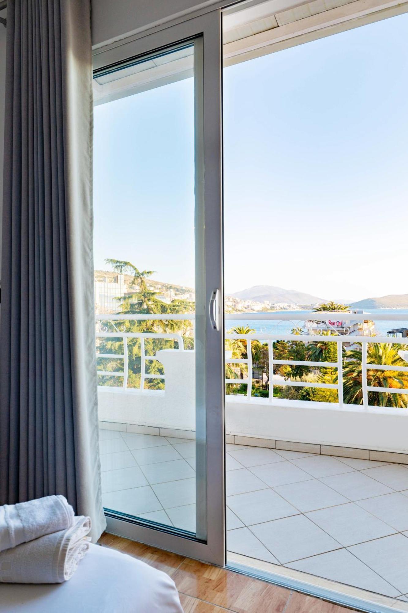 Hotel Myrtai - City Center Sarande Exterior photo